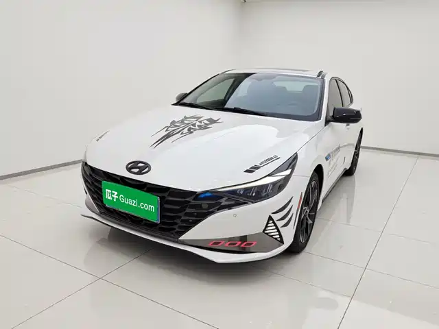 Hyundai Elantra 1.5L CVT LUX, Премиум