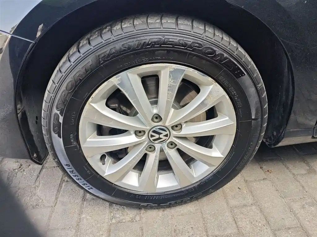 Volkswagen Magotan 2015 1.8TSI Luxury фото 23