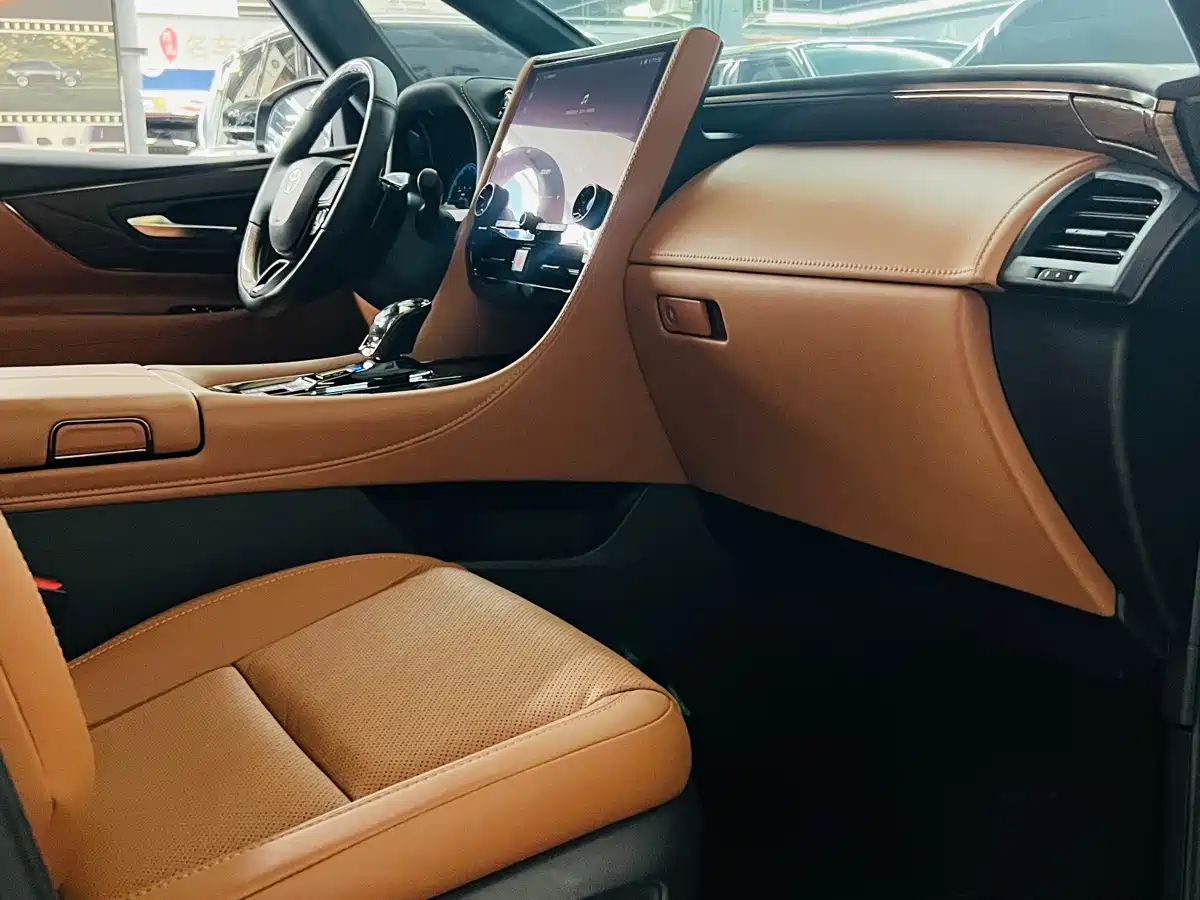 Toyota Alphard 2026 2025 Hybrid 2.5L Ultimate Gold Edition
