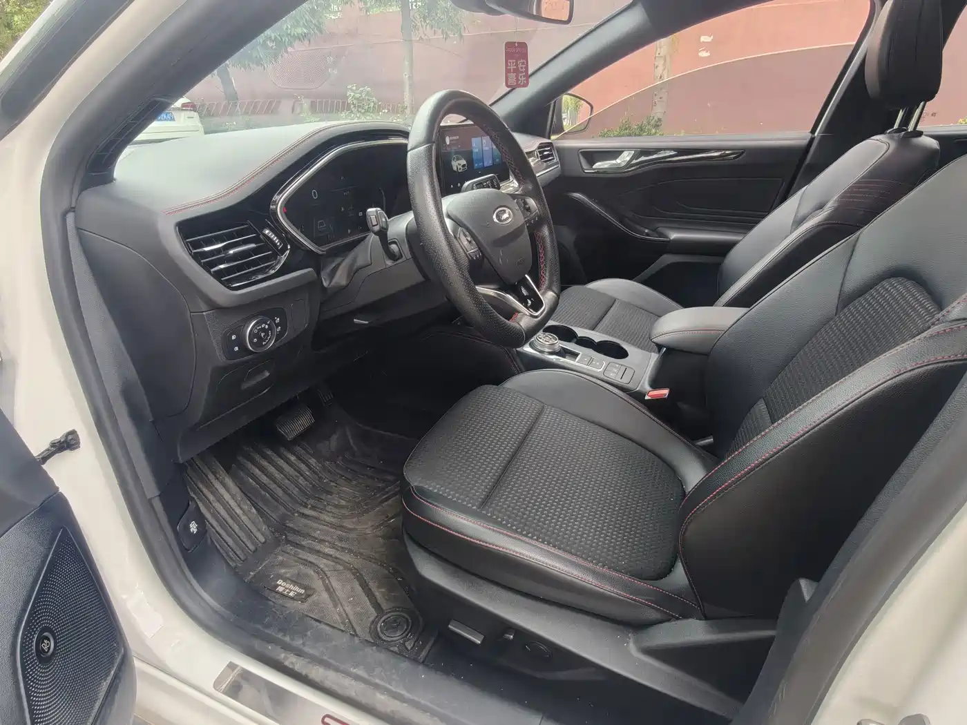 Photo 8 - Ford Focus