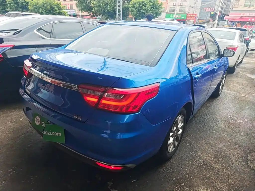 Фото 7 - Geely Vision