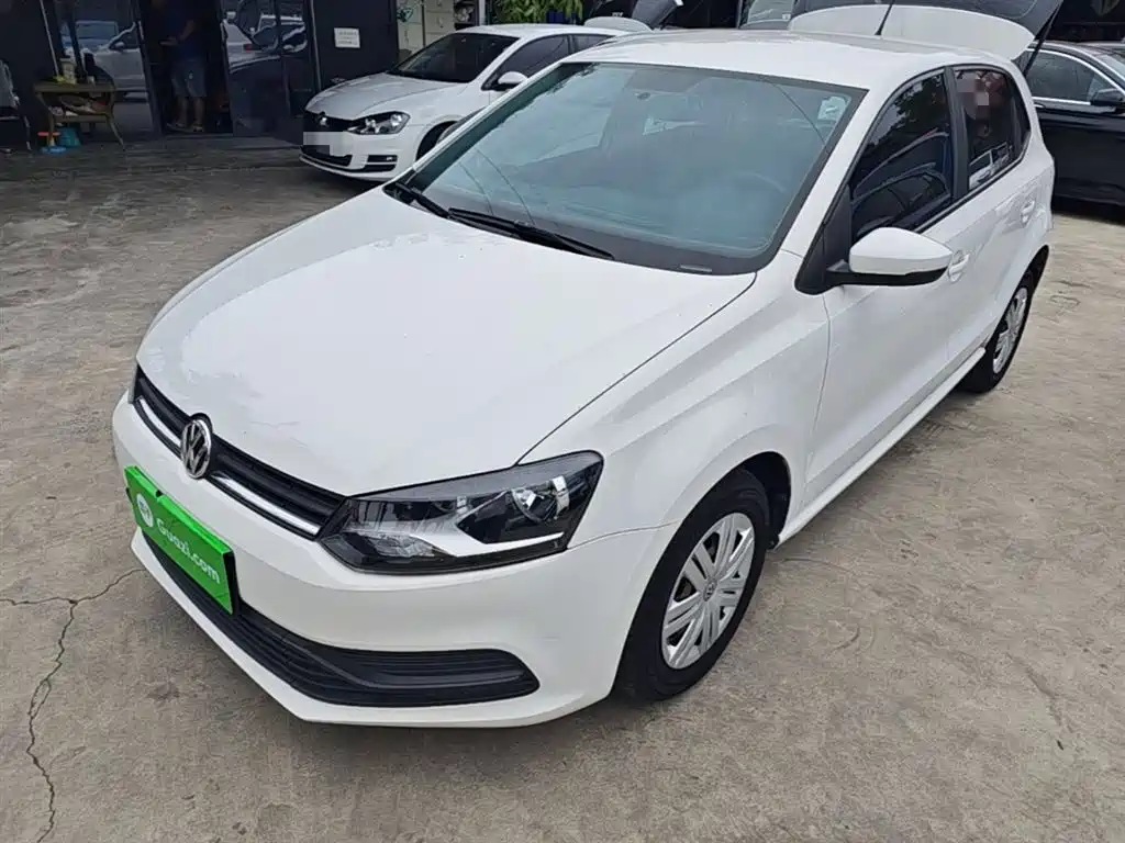 Volkswagen Polo 2016 1.4L Automatic Trend фото 2