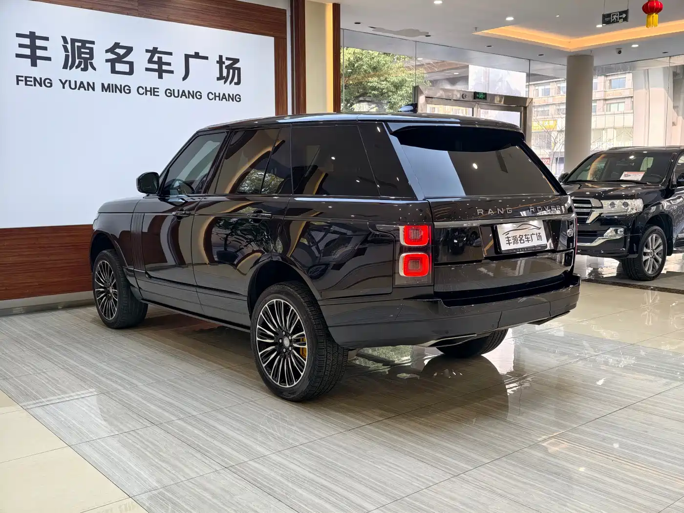 Land Rover Range Rover 2020 3.0 L6 Shengshi Edition фото 29