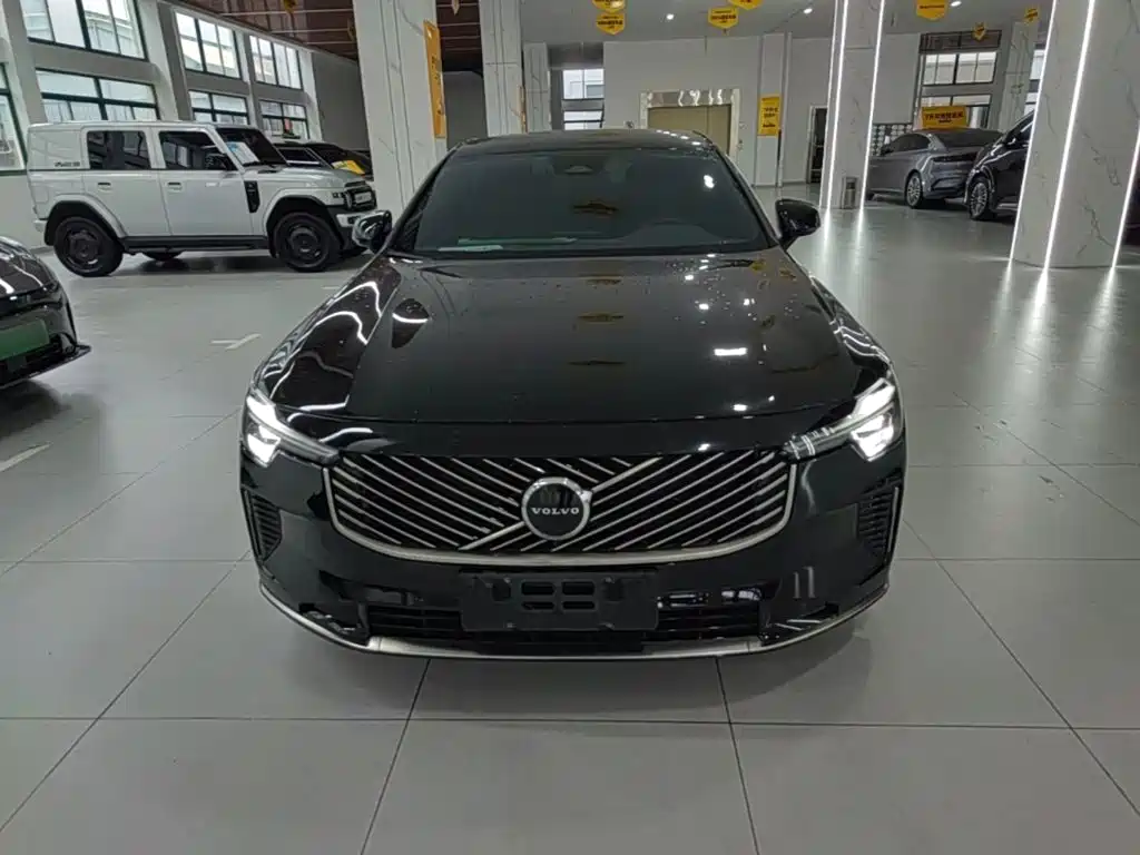 2026 Volvo S90