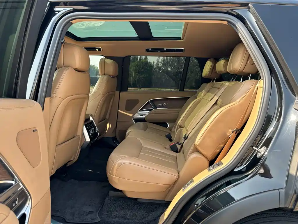 Land Rover Range Rover 2024 2024 3.0 L6 400PS Golden Age Extended 7-Seater