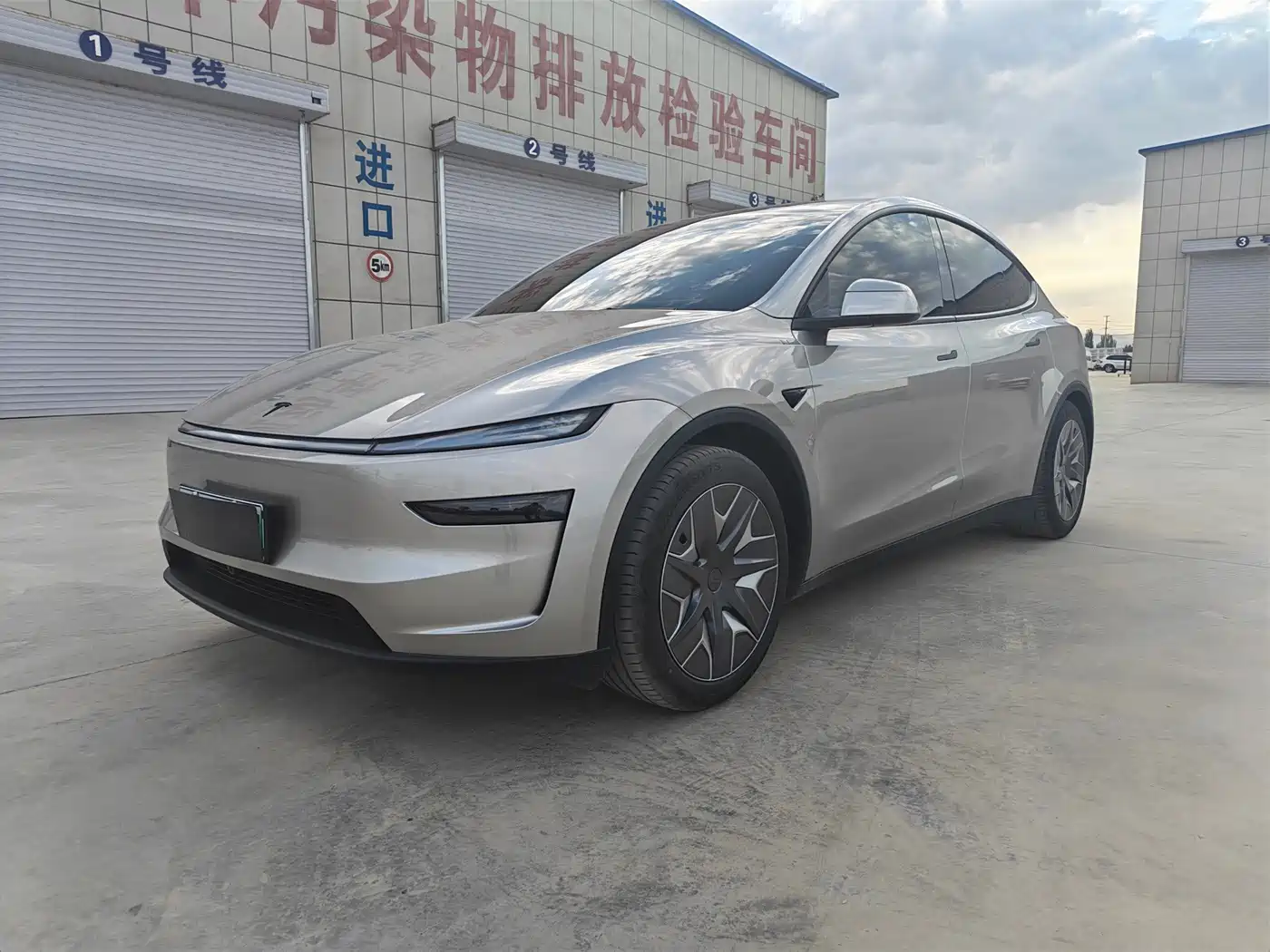 Tesla Model Y L 2026 2025 Facelift Long Range AWD
