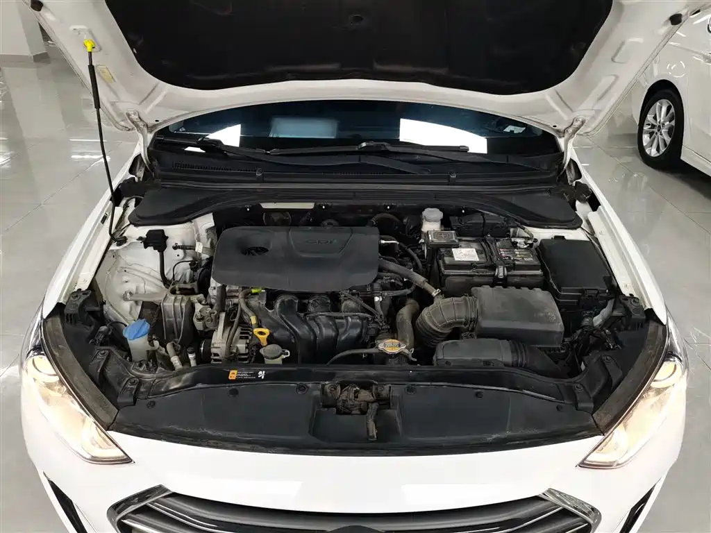 Hyundai Elantra 2016 Model 1.6L Automatic Smart Elite фото 20
