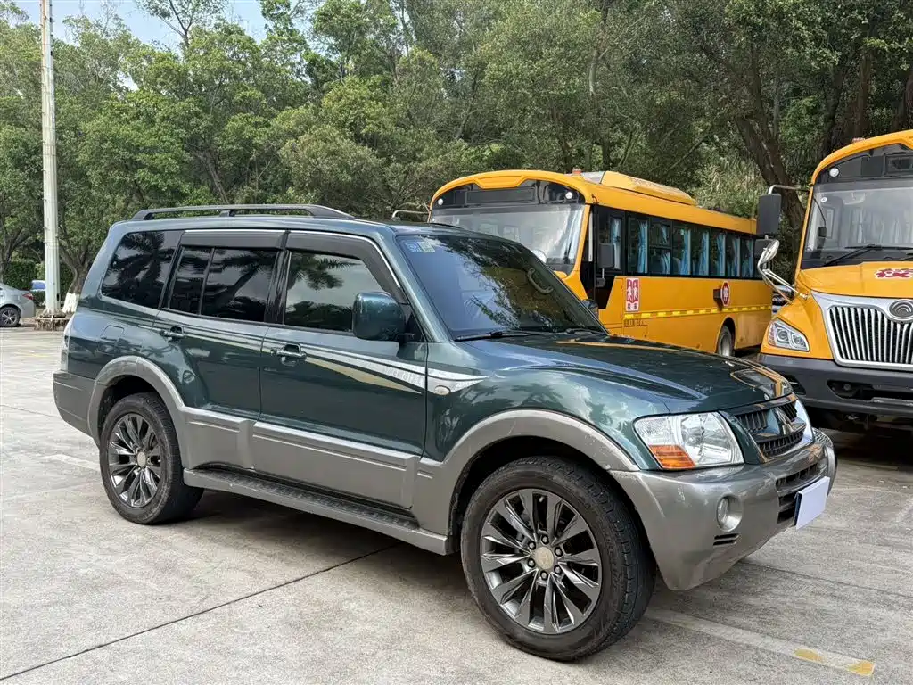 Mitsubishi Pajero 2008 V73 3.0L GLS NAVI фото 3
