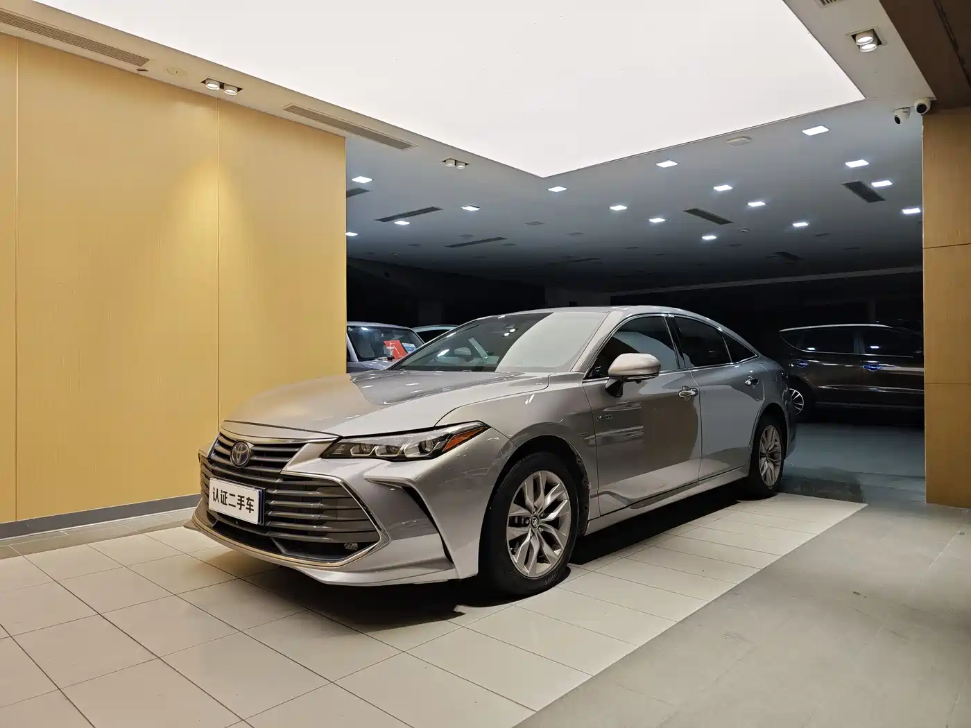 Toyota Avalon 2019 Hybrid 2.5L Luxury Edition China V