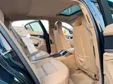 Photo 13 - Porsche Panamera