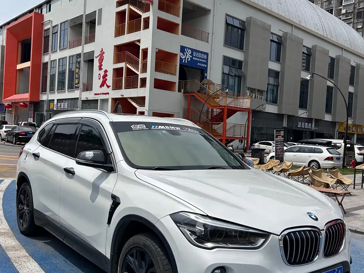 BMW X1 2019 sDrive20Li Leading Model фото 6