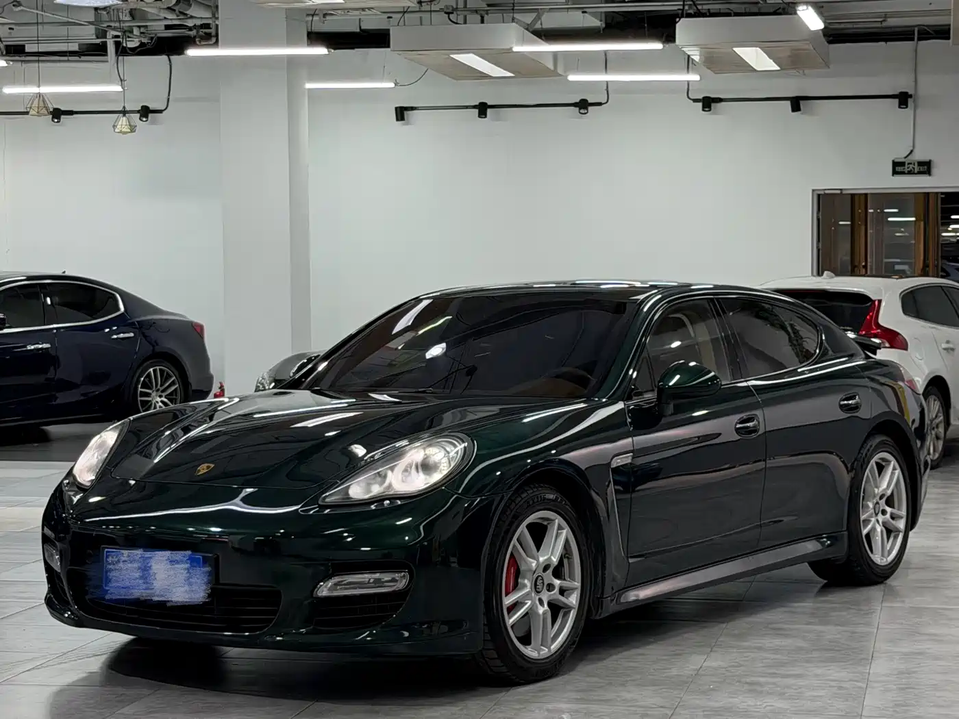 Фото 1 - Porsche Panamera