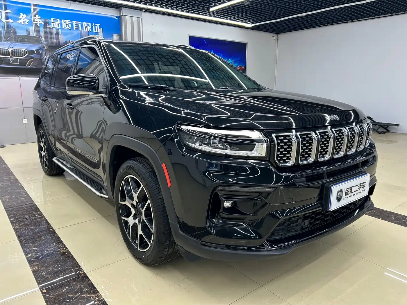 JEEP GRAND COMMANDER