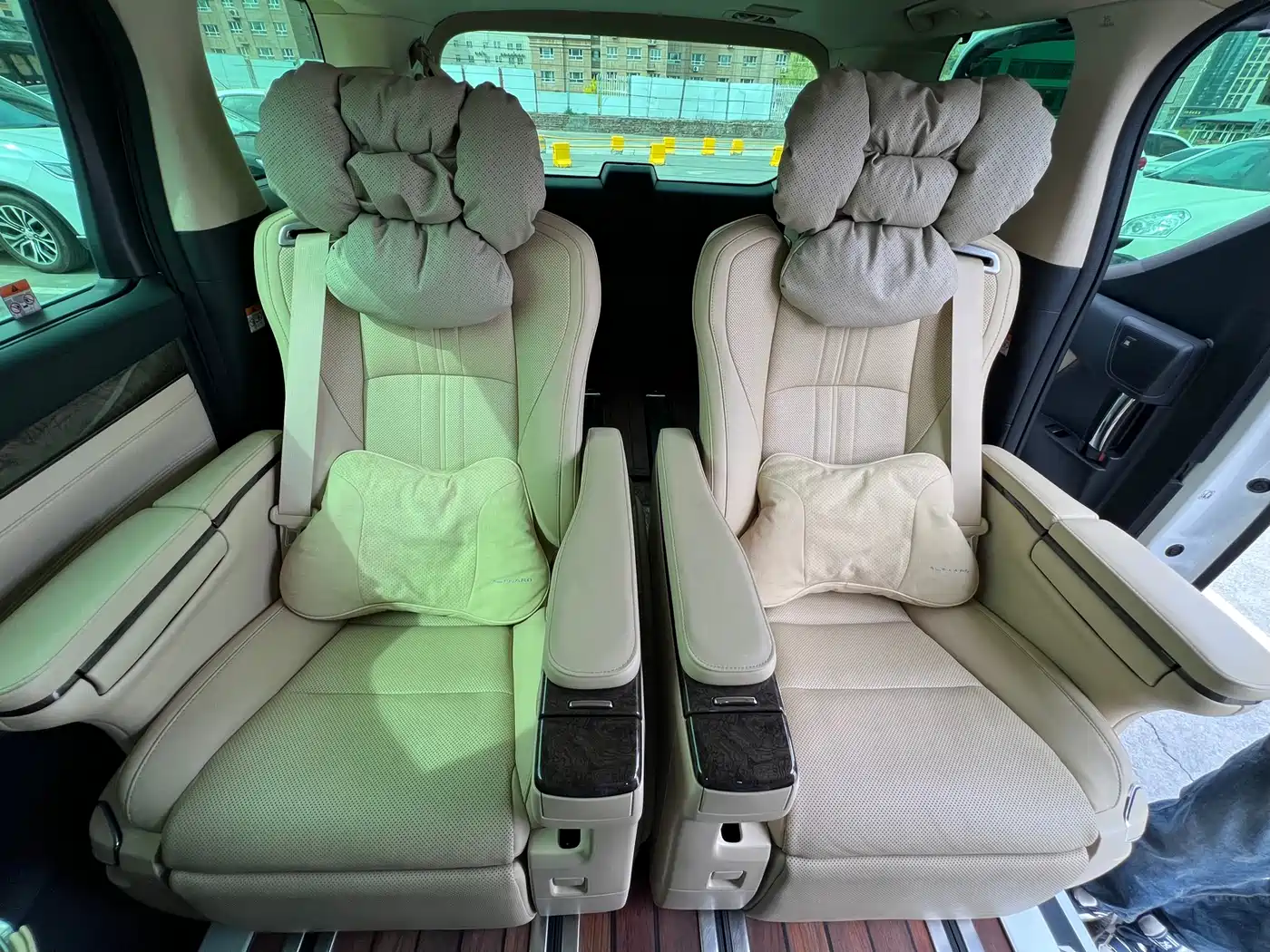 Toyota Alphard 2021 Hybrid 2.5L Premium фото 7