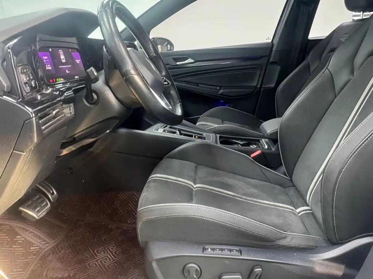 Volkswagen Golf 2021 280TSI DSG R-Line фото 21