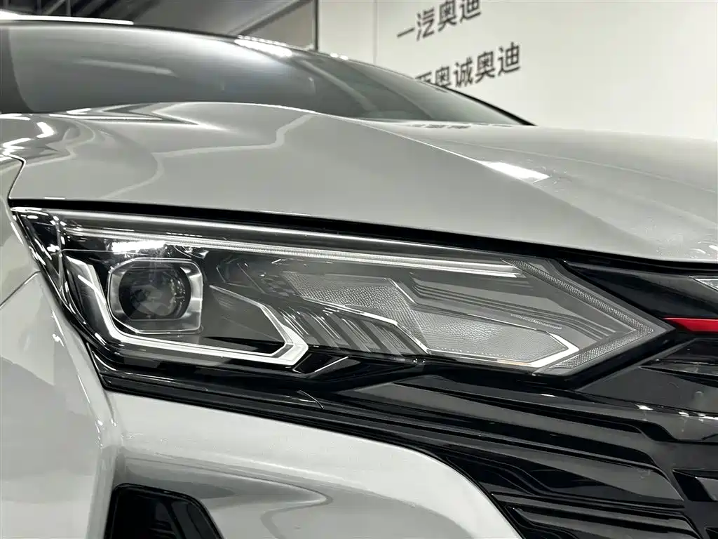 Dongfeng Aeolus Yixuan MAX 2022 2021 1.5T Super Cool Dad Edition