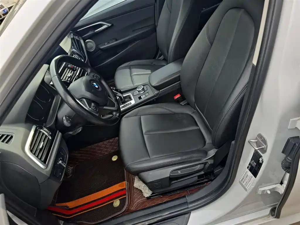 BMW 1 Series 2021 120i M Sport фото 15