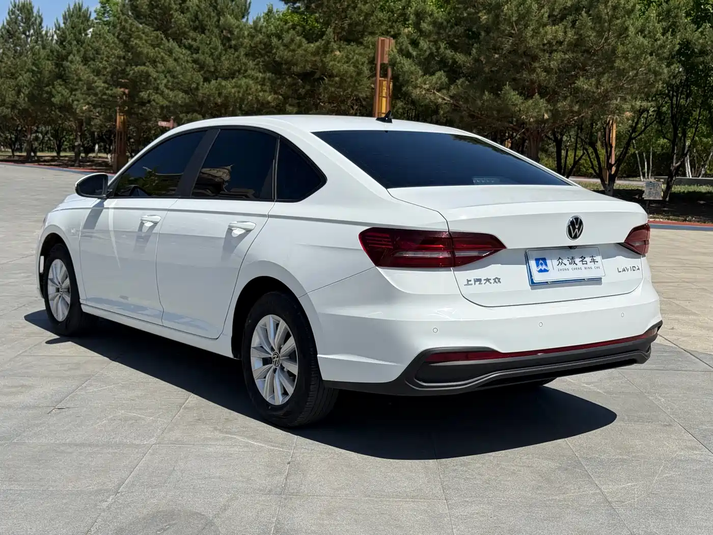 Volkswagen Lavida 2024 Model 1.5L Automatic Delight Edition фото 7
