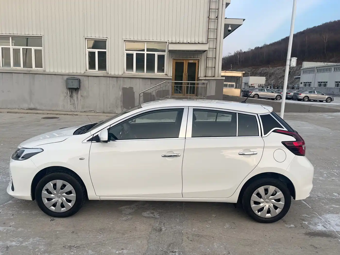 Toyota Vios FS 2022 1.5L CVT Sharp Speed CARE Edition фото 4