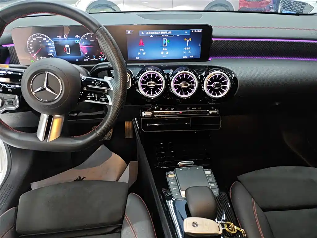 Mercedes-Benz A-Class 2024 A 200 L Fashion Edition фото 13