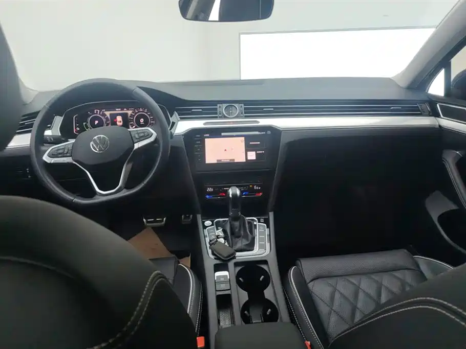 Volkswagen Magotan GTE Plug-in Hybrid 2022 GTE Luxury фото 12