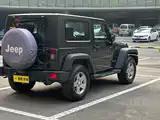 Фото 5 - Jeep Wrangler