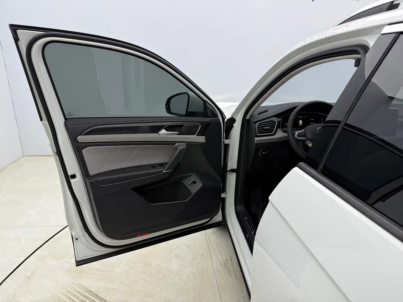 Volkswagen Tayron 2023 280TSI 2WD Luxury Plus Advanced Edition фото 21