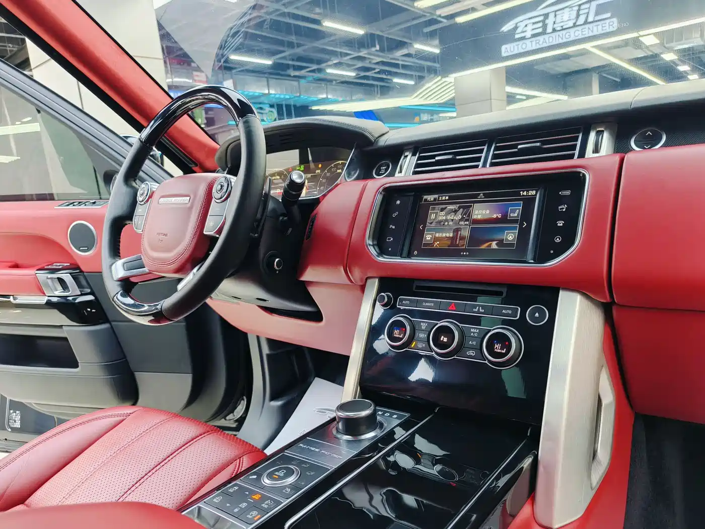 Land Rover Range Rover 2016 3.0 SC V6 Vogue фото 12