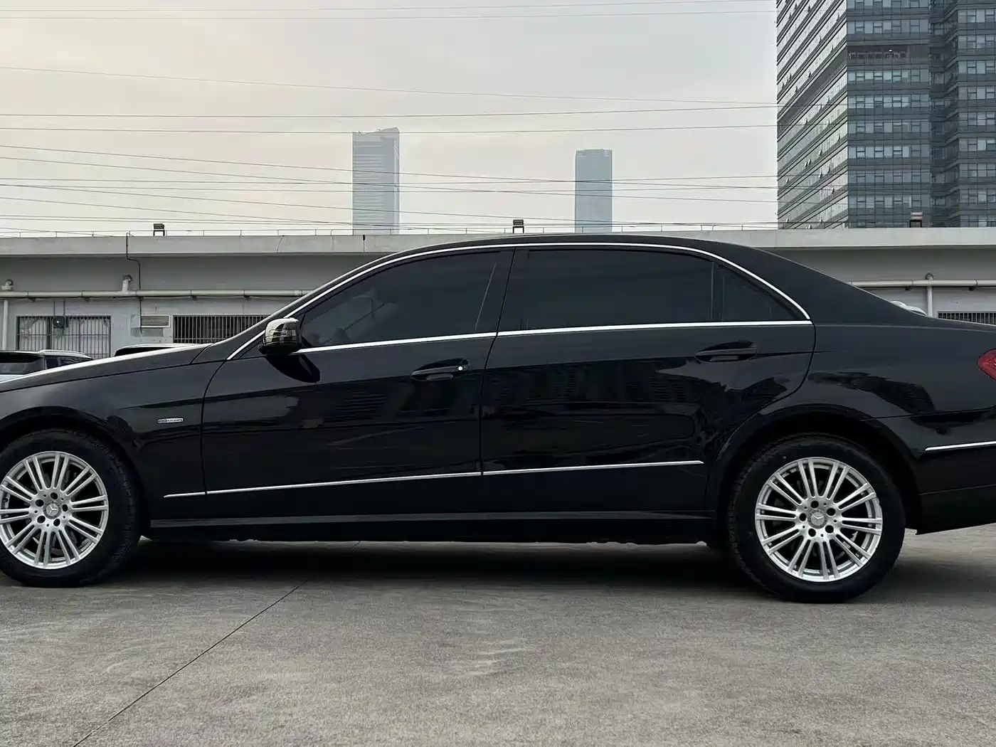 Mercedes-Benz E-Class 2011 E 260 L CGI Fashion фото 11