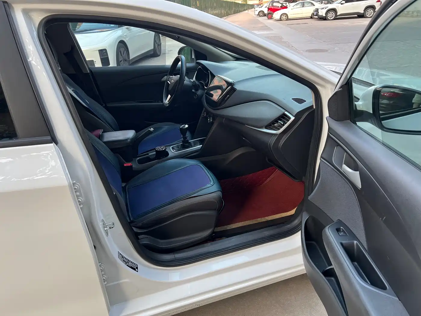 Chevrolet Cavalier 2019 320 Manual Enjoyment Edition фото 12