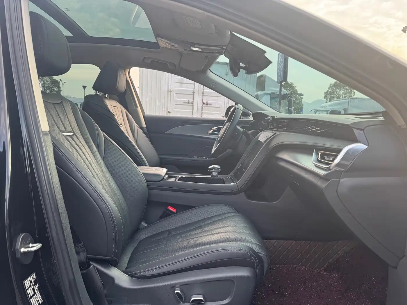 Hongqi H5 2023 2.0T Auto Smart Connect Flag Comfort фото 9
