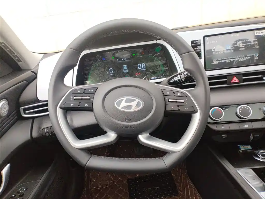 MODERN ELANTRA