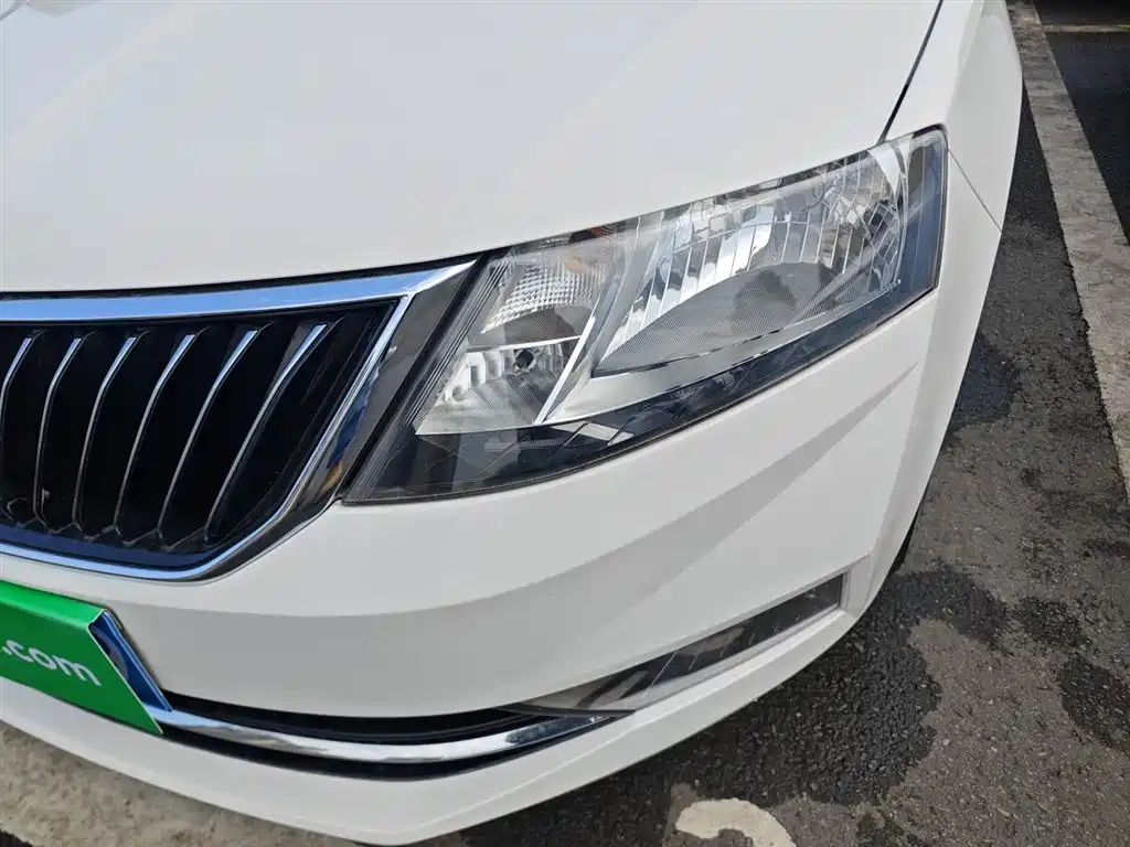 Škoda Rapid 2019 1.5L Manual Comfort Version China VI фото 24