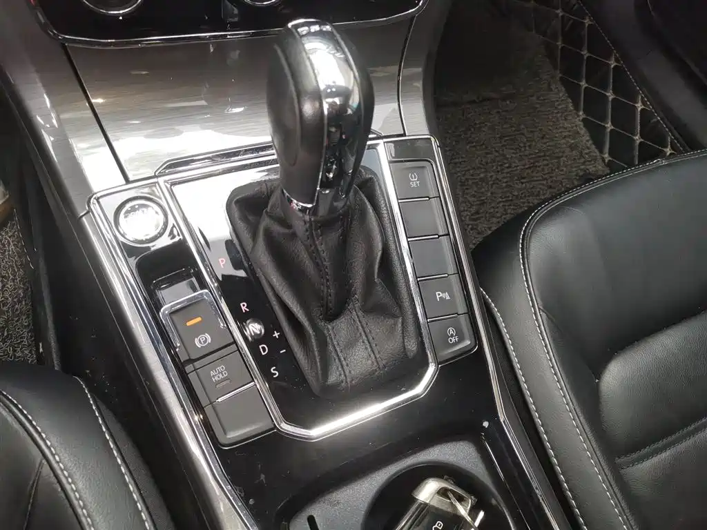 Volkswagen Passat 2017 330TSI DSG Prestige фото 7