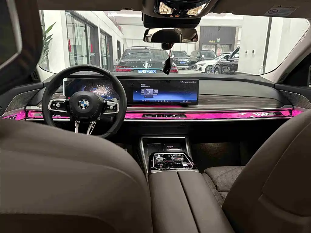 BMW 7 Series 2023 Model 740Li Leading M Sport Package фото 15