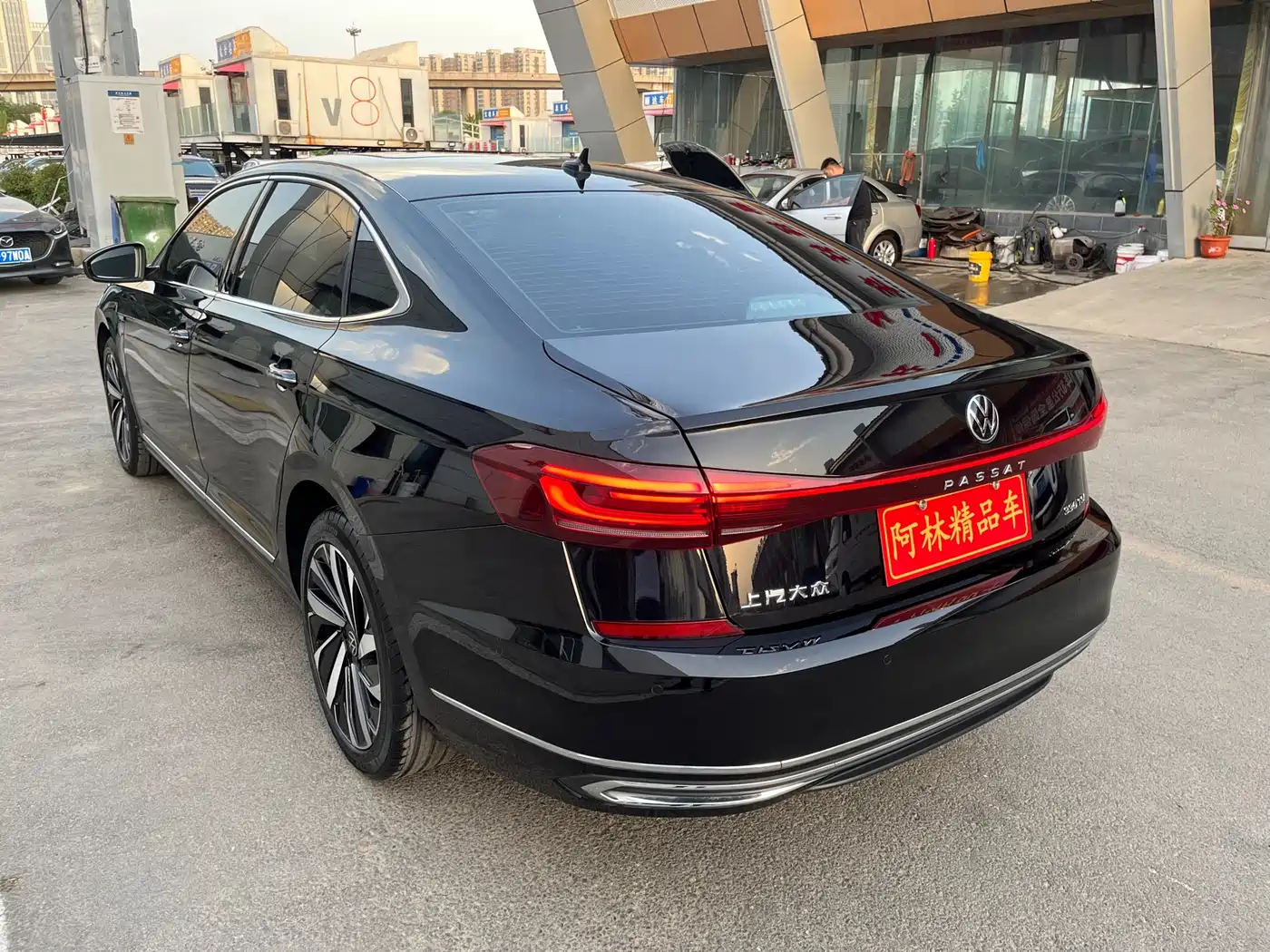 Volkswagen Passat 2022 330TSI Starlight Luxury Edition фото 22