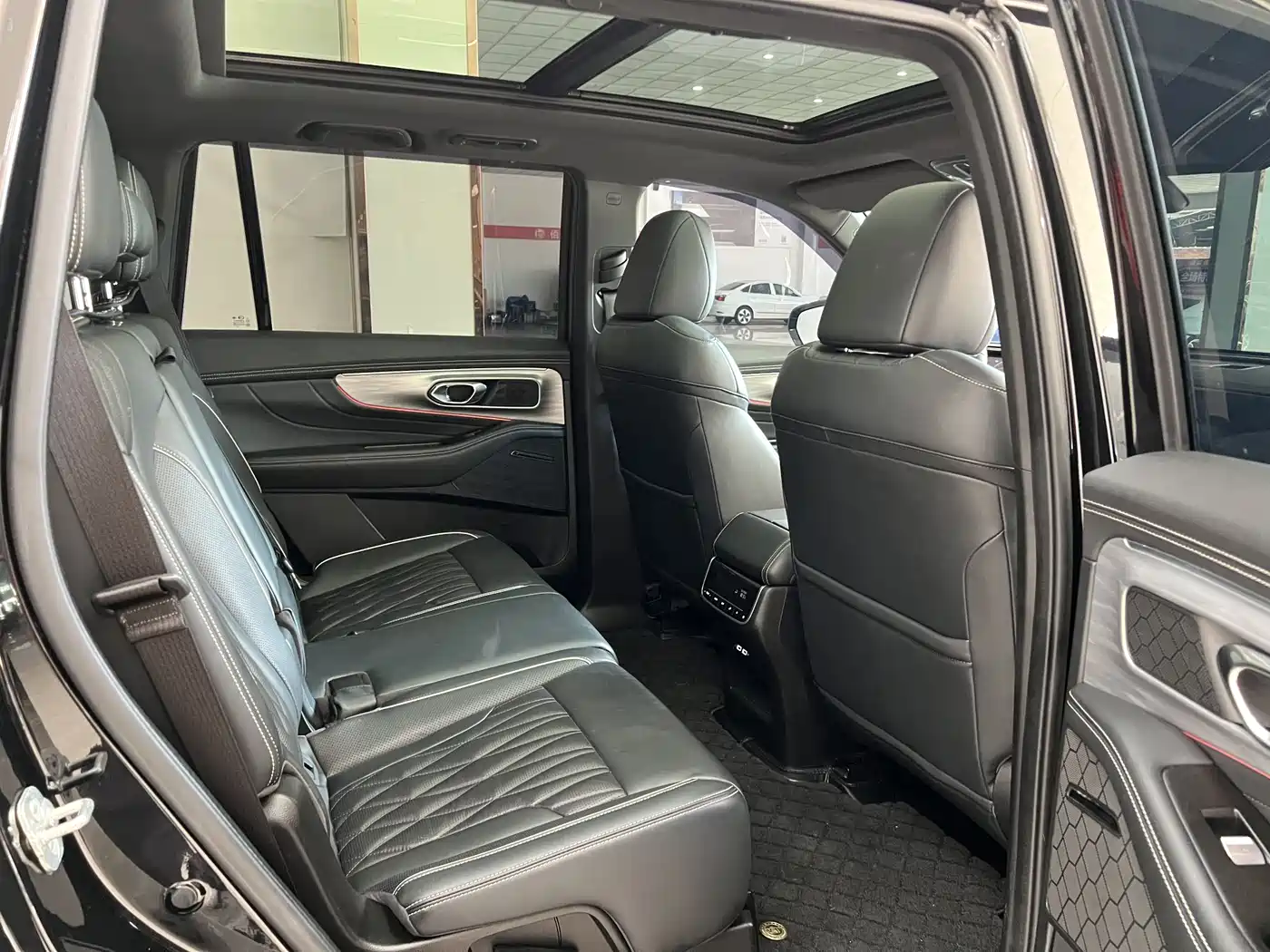 GAC Trumpchi Trumpchi GS8 2022 Pilot Series 2.0TGDI 2WD Luxury Smart Connect Edition (7-Seater) фото 12