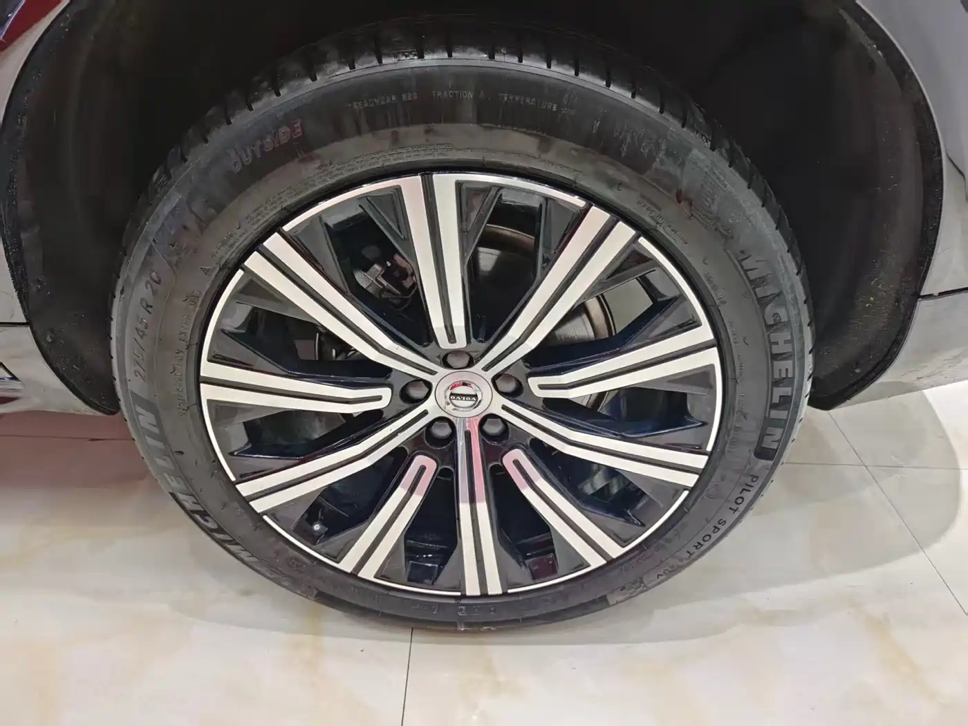 VOLVO XC90
