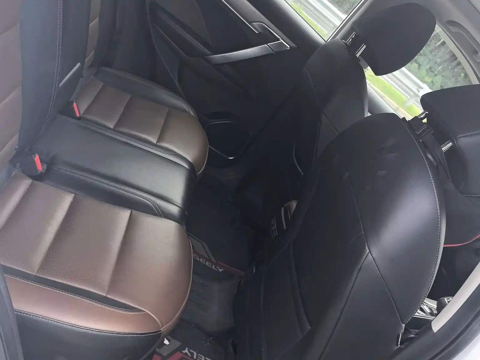 Фото 6 - Geely Coolray