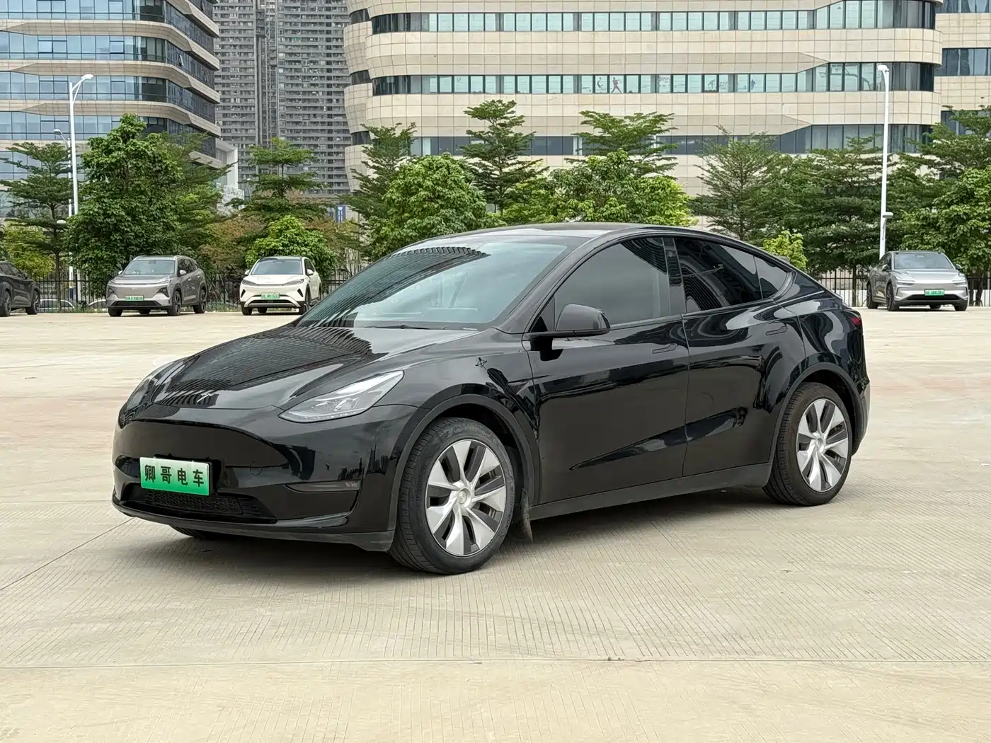 TESLA MODEL Y