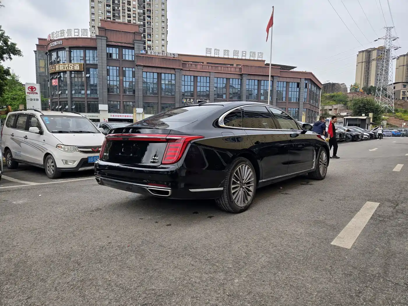 Hongqi H9 2020 2.0T Smart Connection Qi Xiang Edition фото 5