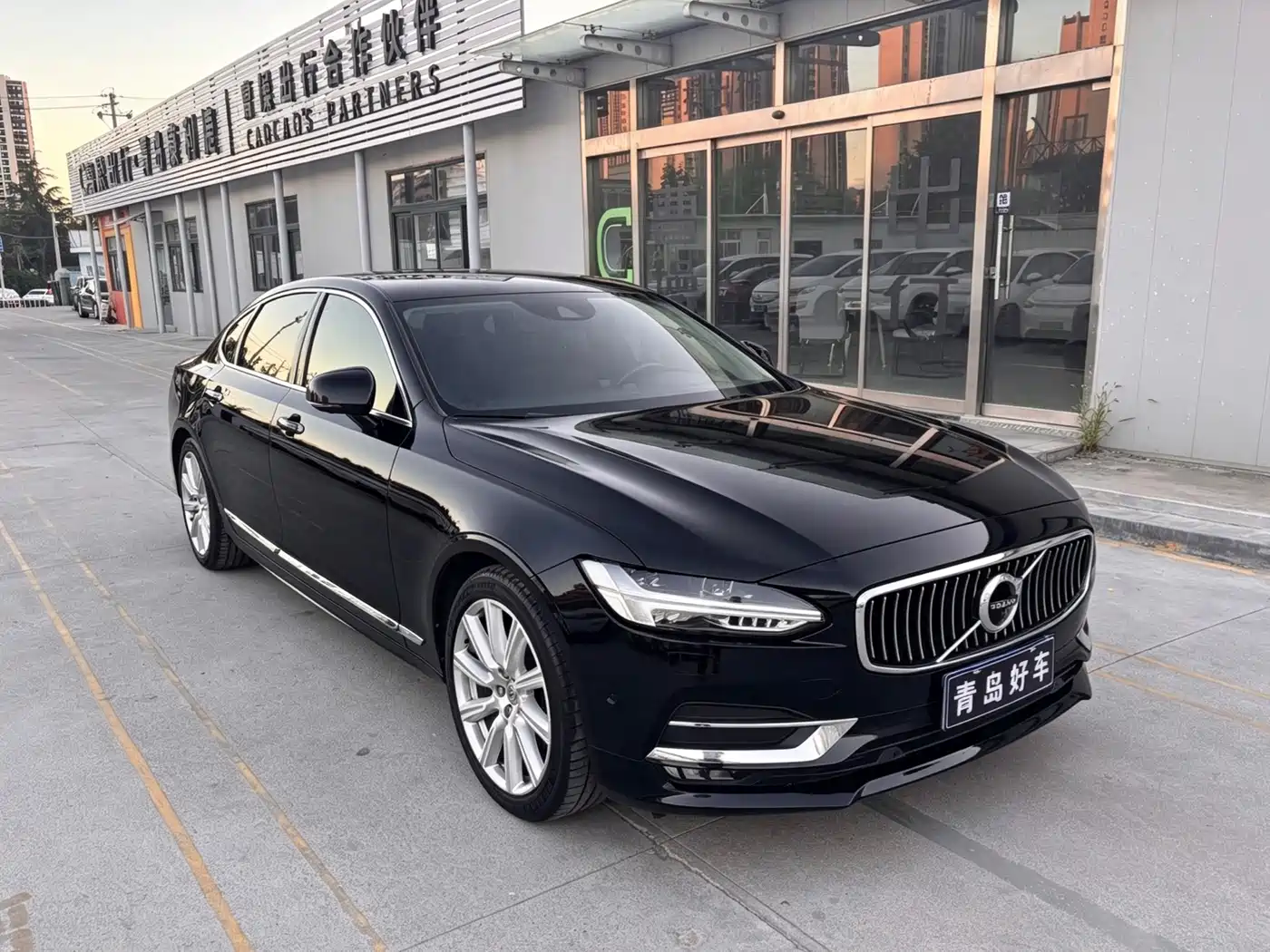 Фото 3 - Volvo S90