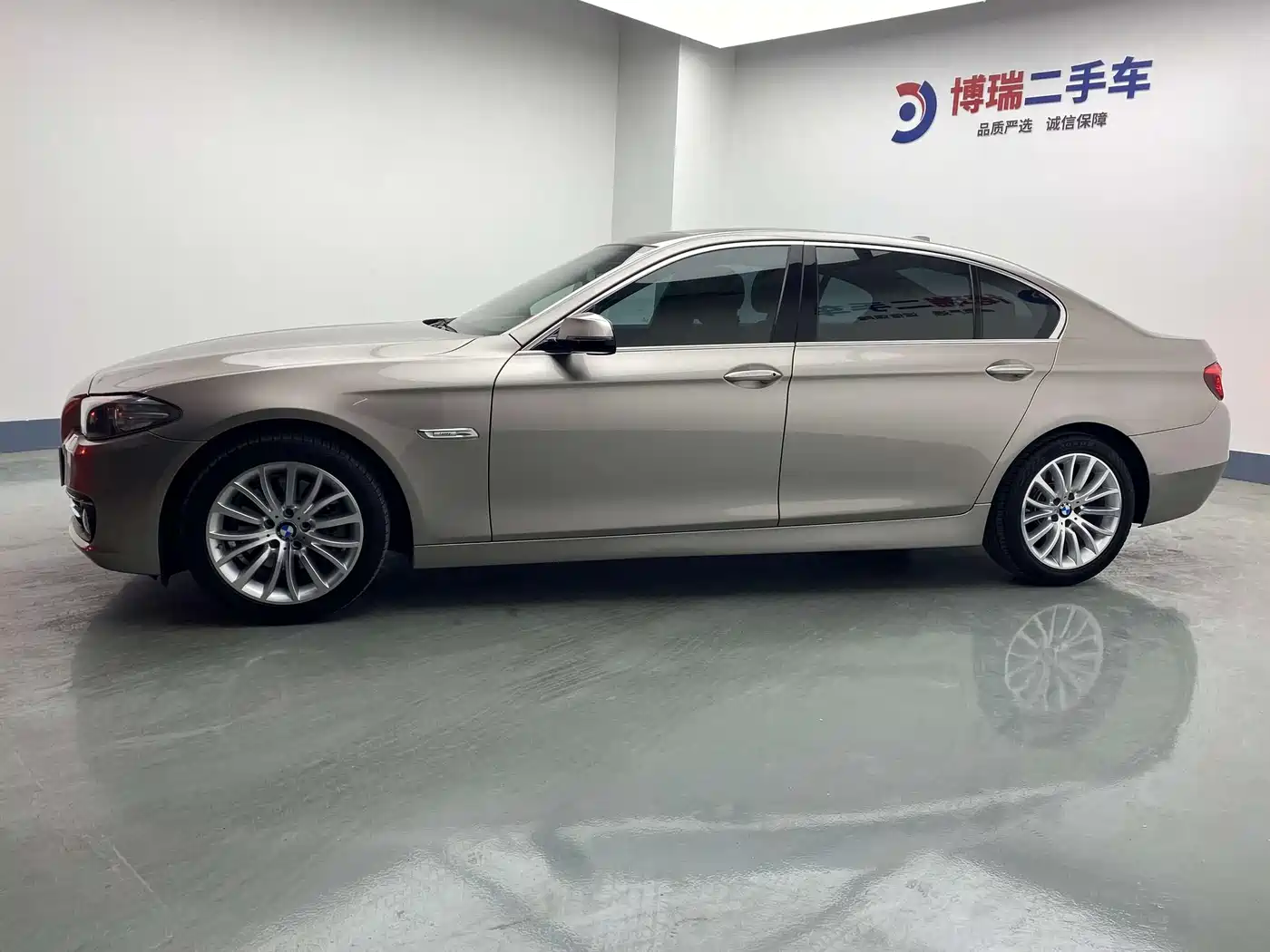 BMW 5 Series 2014 525Li Luxury Design Package фото 4