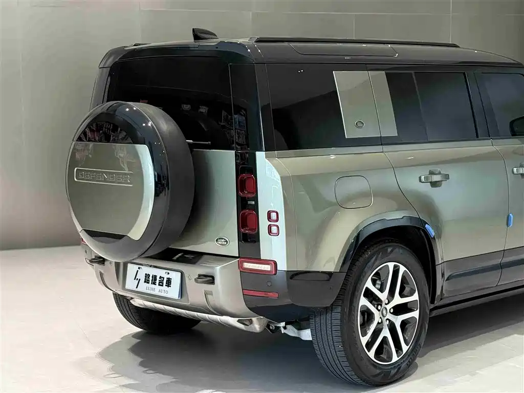 Land Rover Defender 2023 Facelift 110 3.0T P400 X-DYNAMIC HSE фото 8