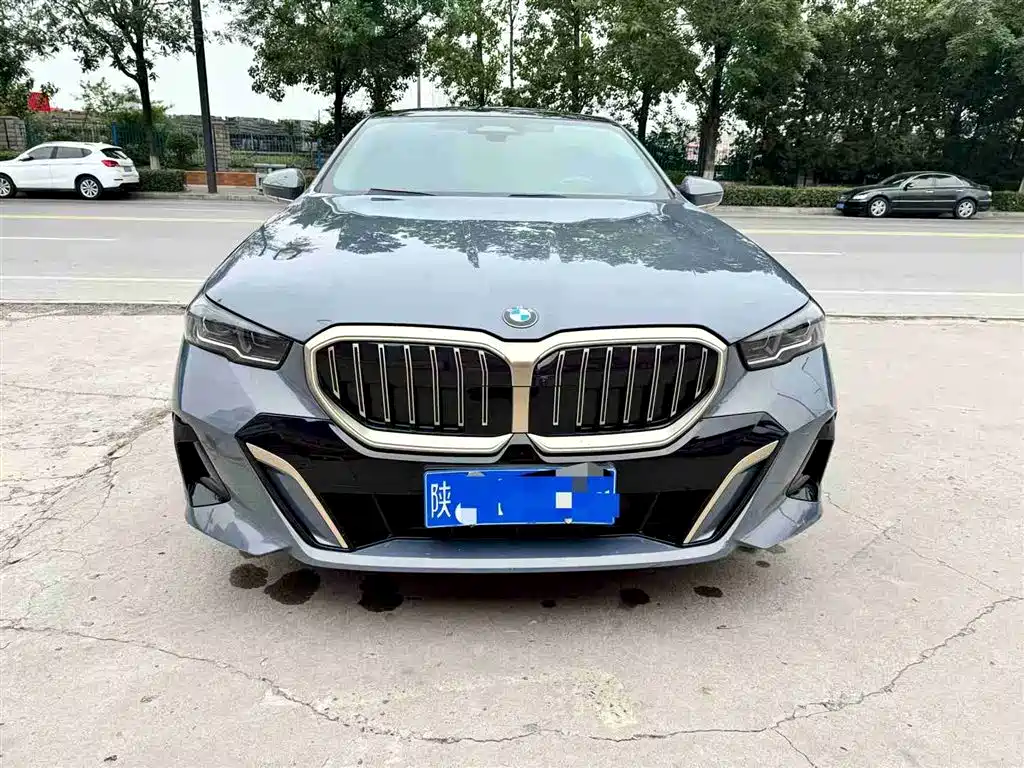 BMW 5 Series 2024 530Li Premium M Sport Package фото 2