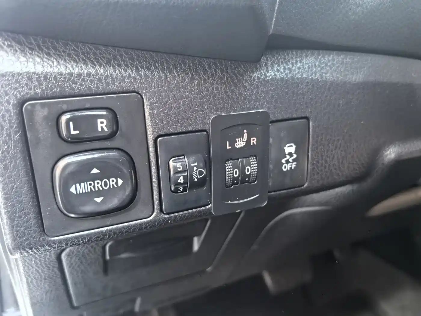 Toyota Corolla 2017 1.2T CVT GL фото 13