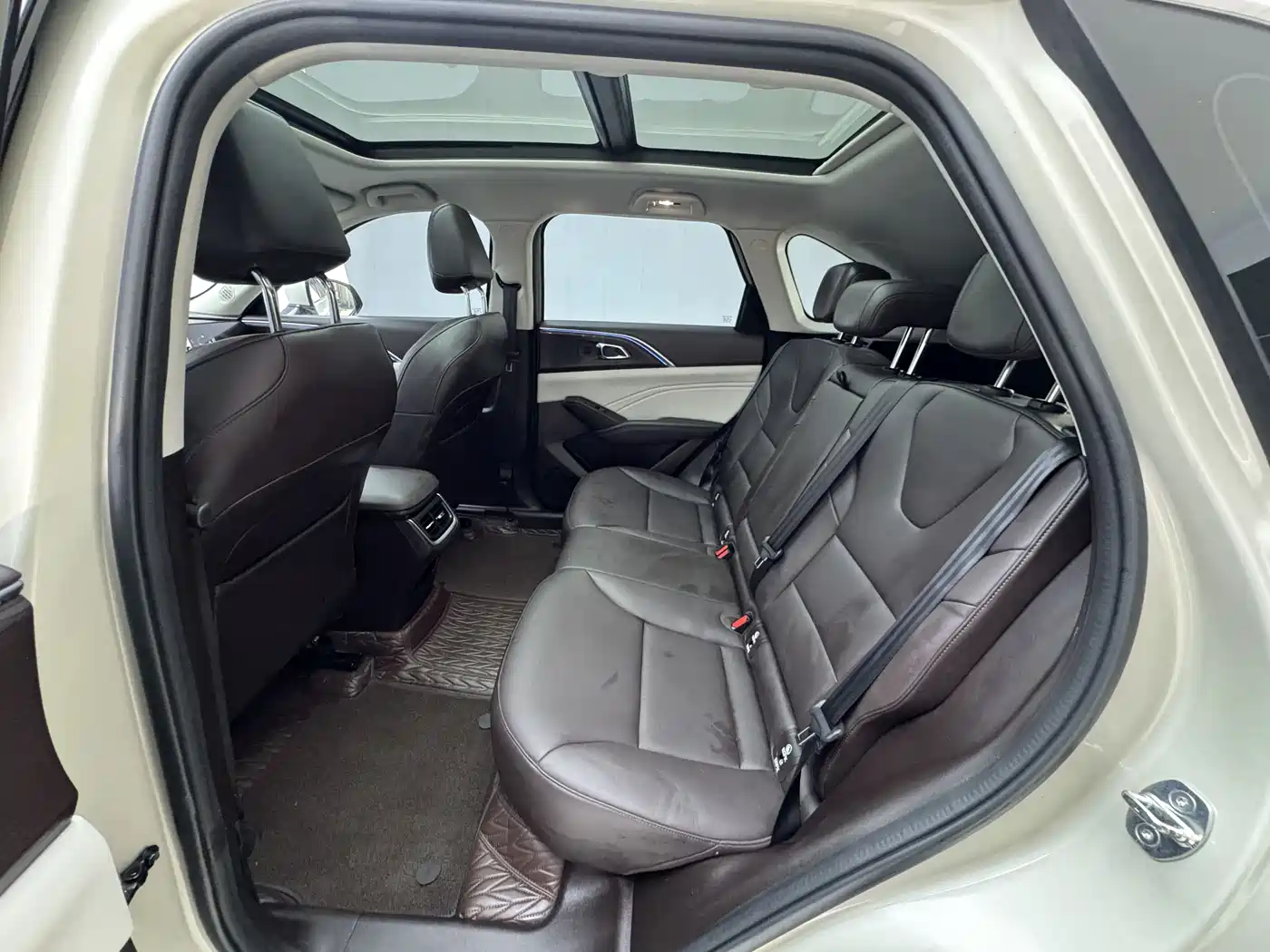 Haval Xiaolong MAX 2023 1.5L Hi4 105 4WD Pilot Edition фото 15