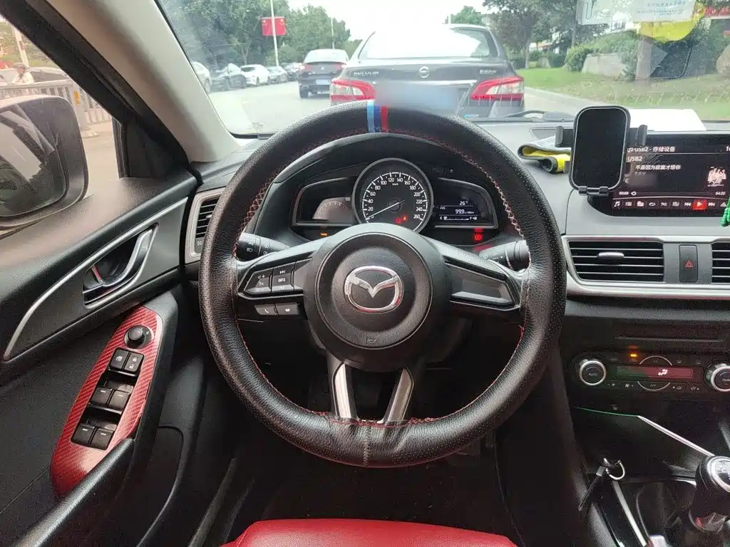Photo 3 - Mazda Mazda 3