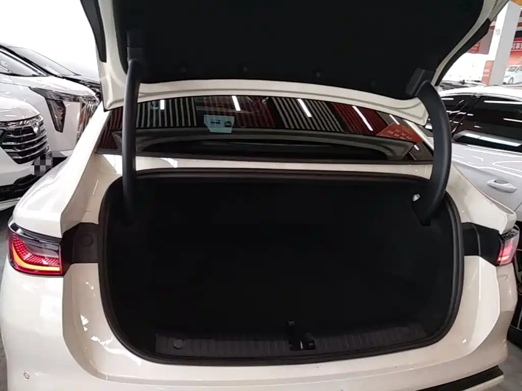 صورة 19 - BYD Seal 06 New Energy
