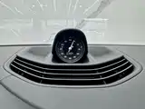 Photo 14 - Porsche Taycan